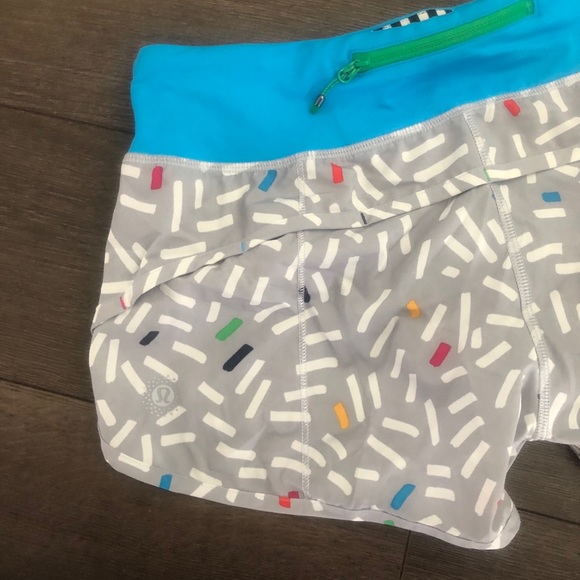 🍋 Lululemon Seawheeze Speed shorts Sz. 4 - Picture 5 of 6
